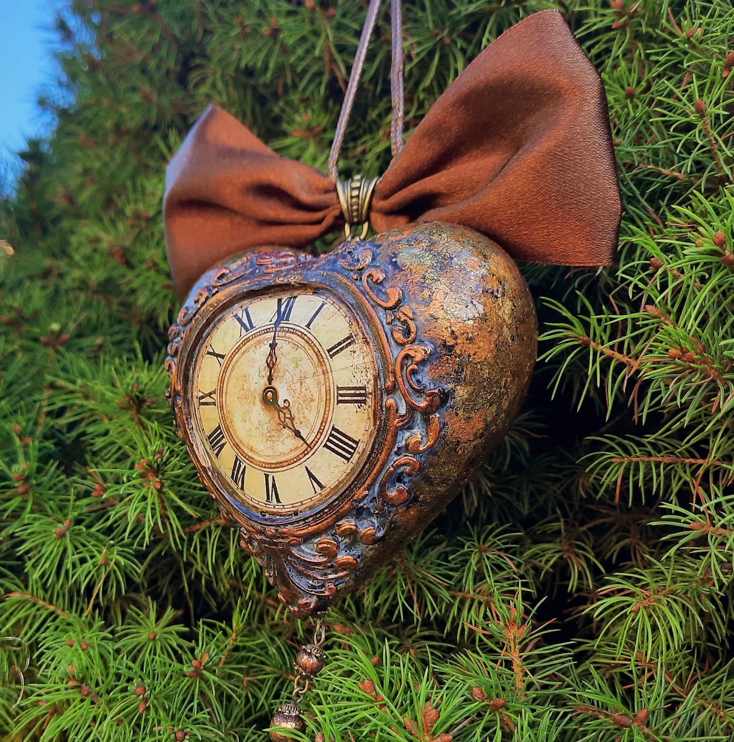 Victorian Heart Shaped Christmas decoration in Gift Box.