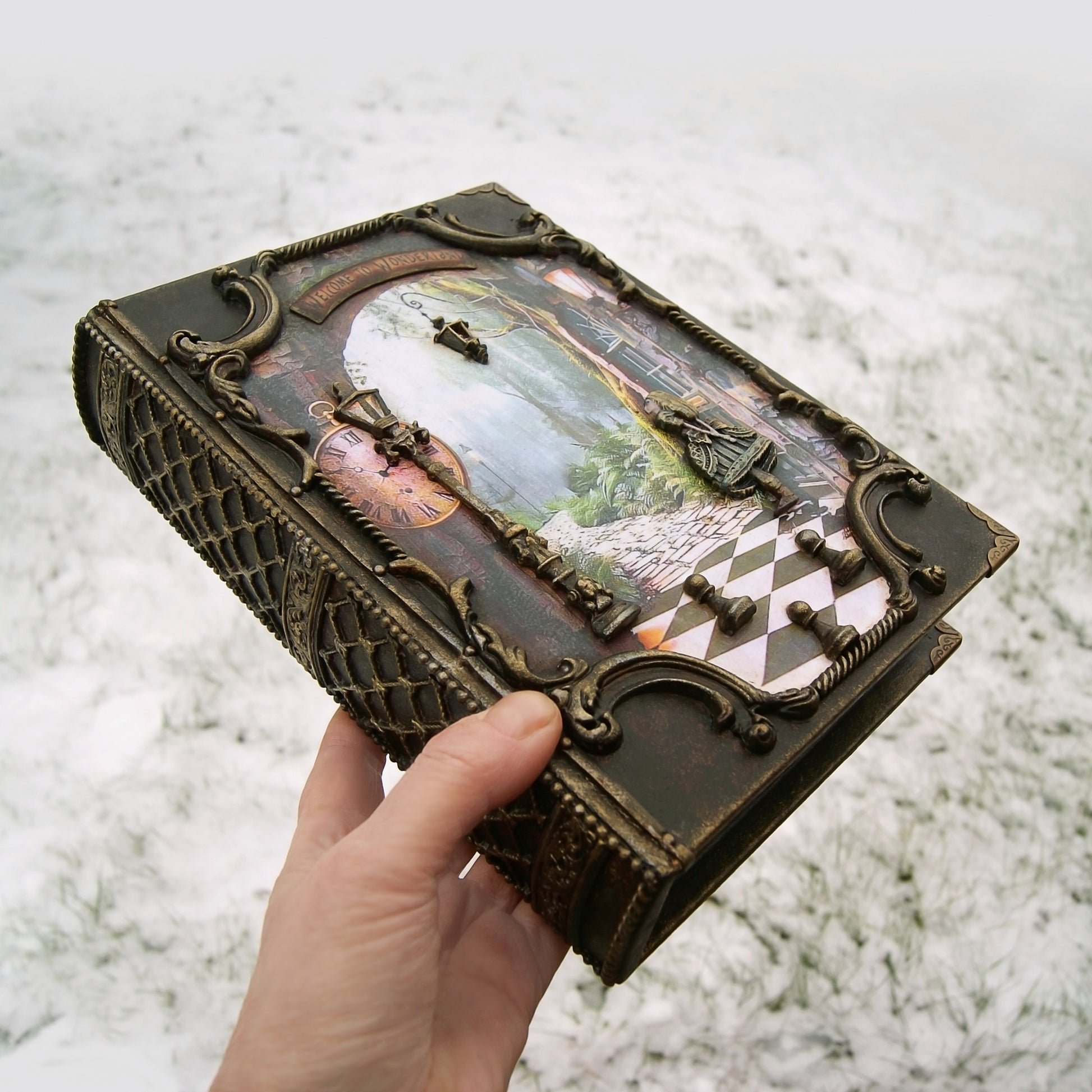 Alice in Wonderland Box