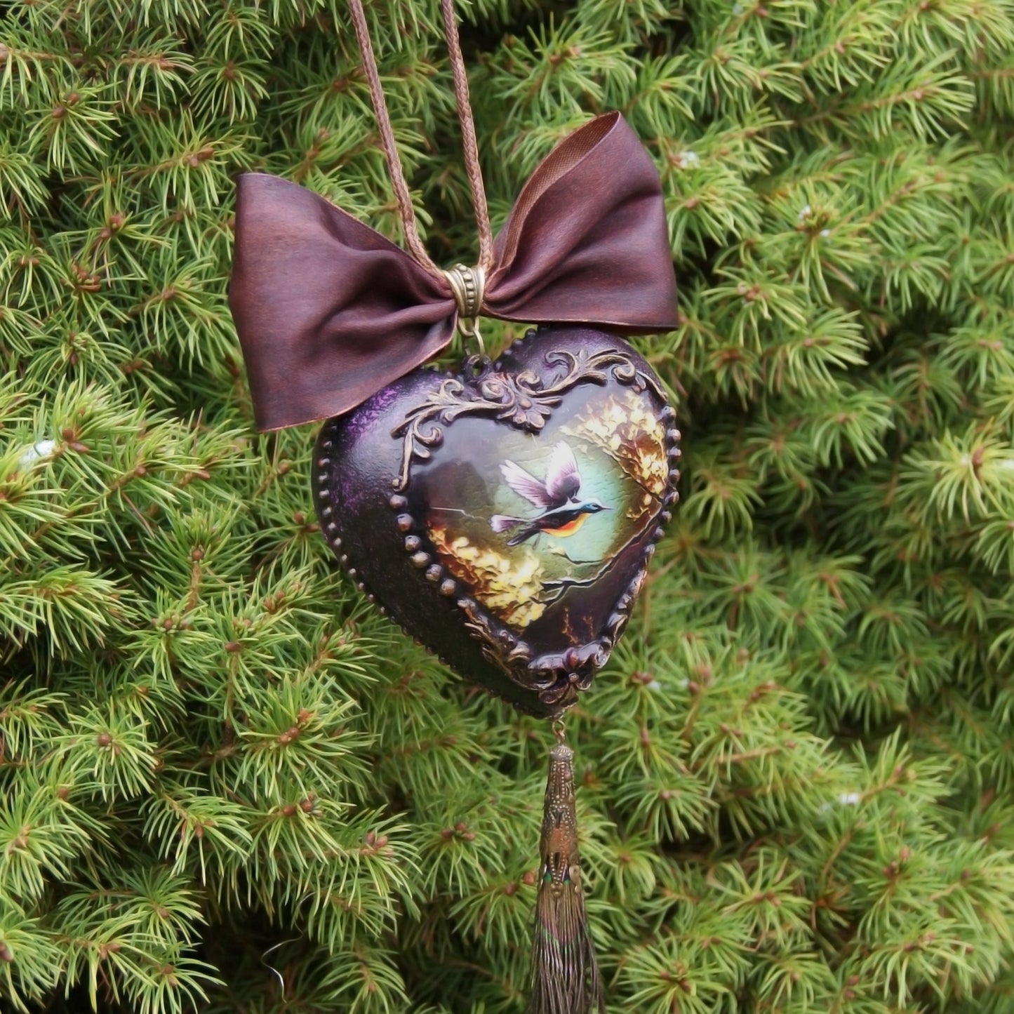 Victorian Heart Shaped Christmas decoration in Gift Box.