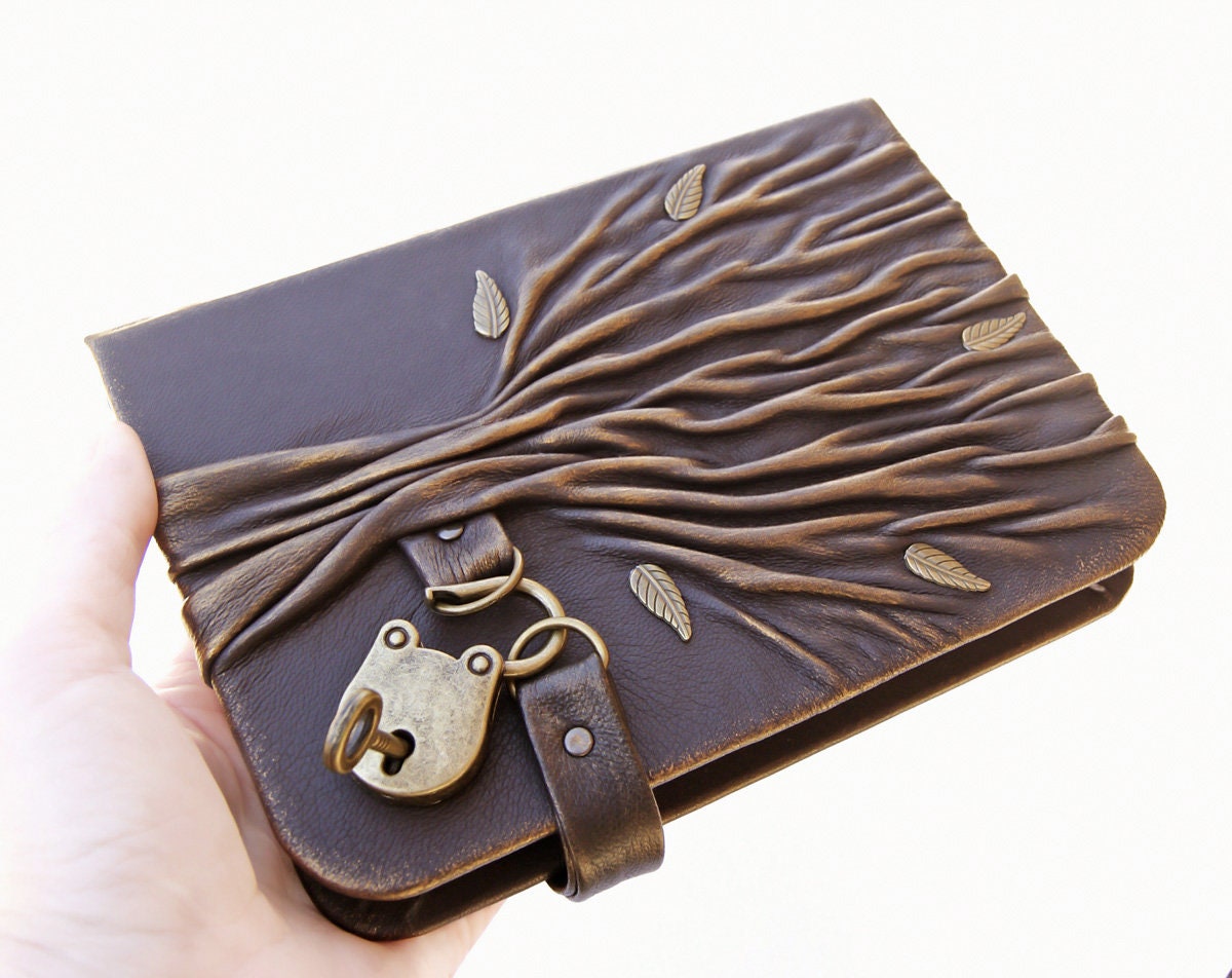 Leather journal with Lock and Key, personalized leather diary, custom journal with tree