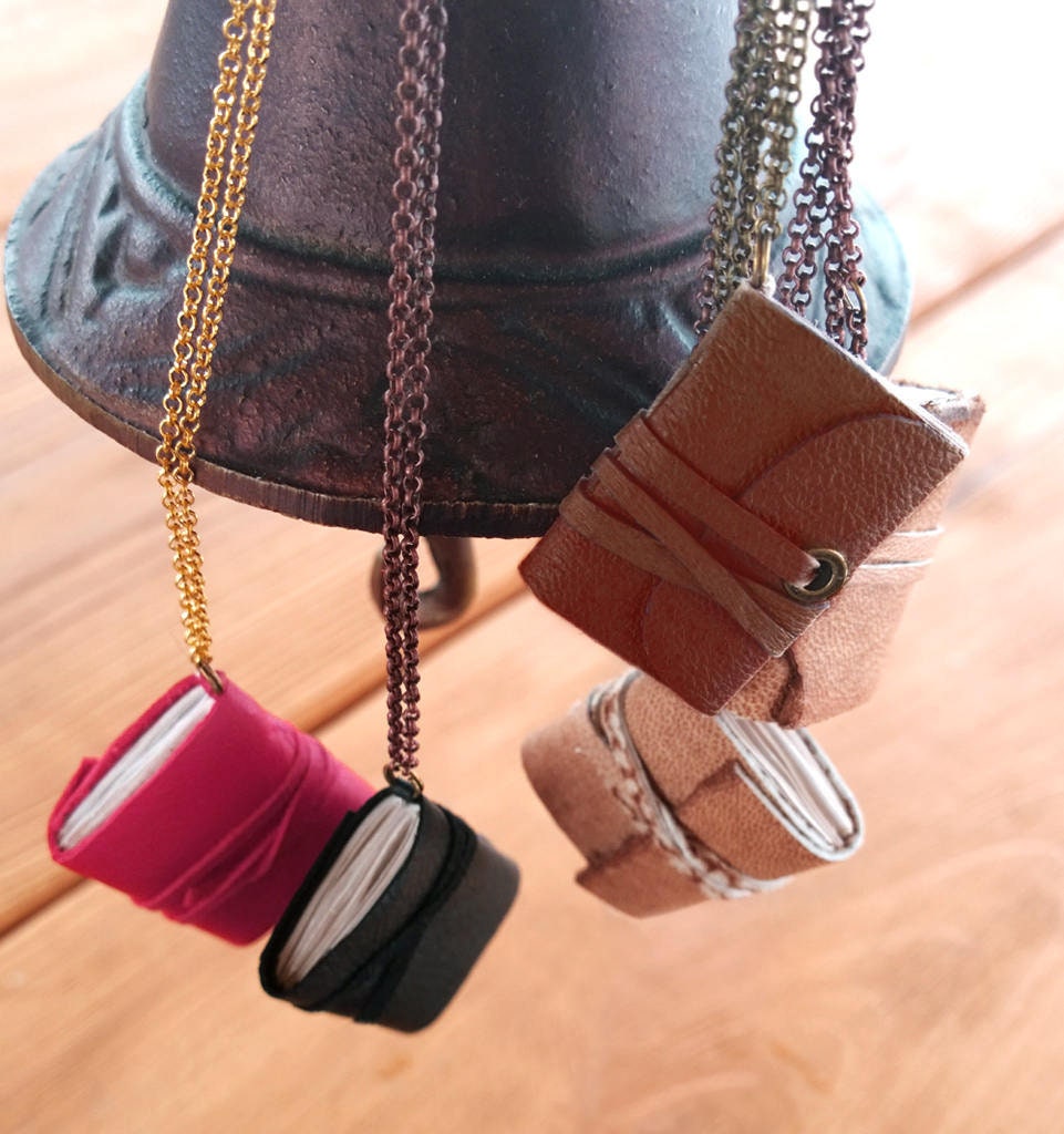 Collier de livre personnalisé, livre tini, mini journal en cuir