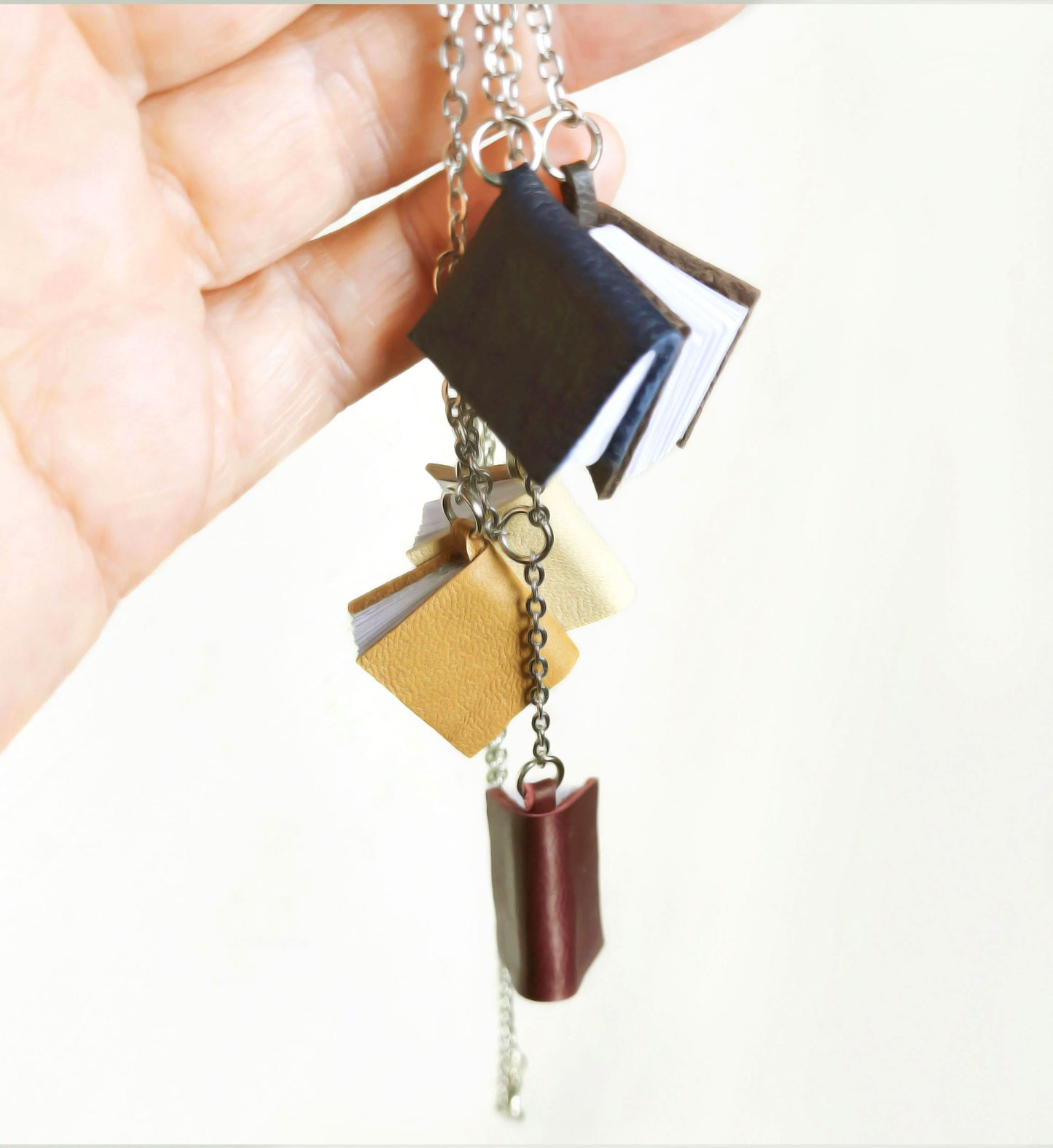 Mini livre, pendentif petit livre