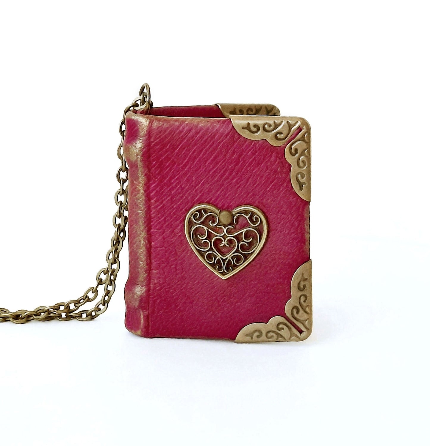 Collier de livre miniature avec coeur sur la couverture, Real Pages, Mini livre style vintage